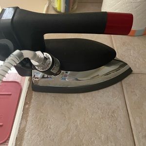 Sapporo steam iron - never used